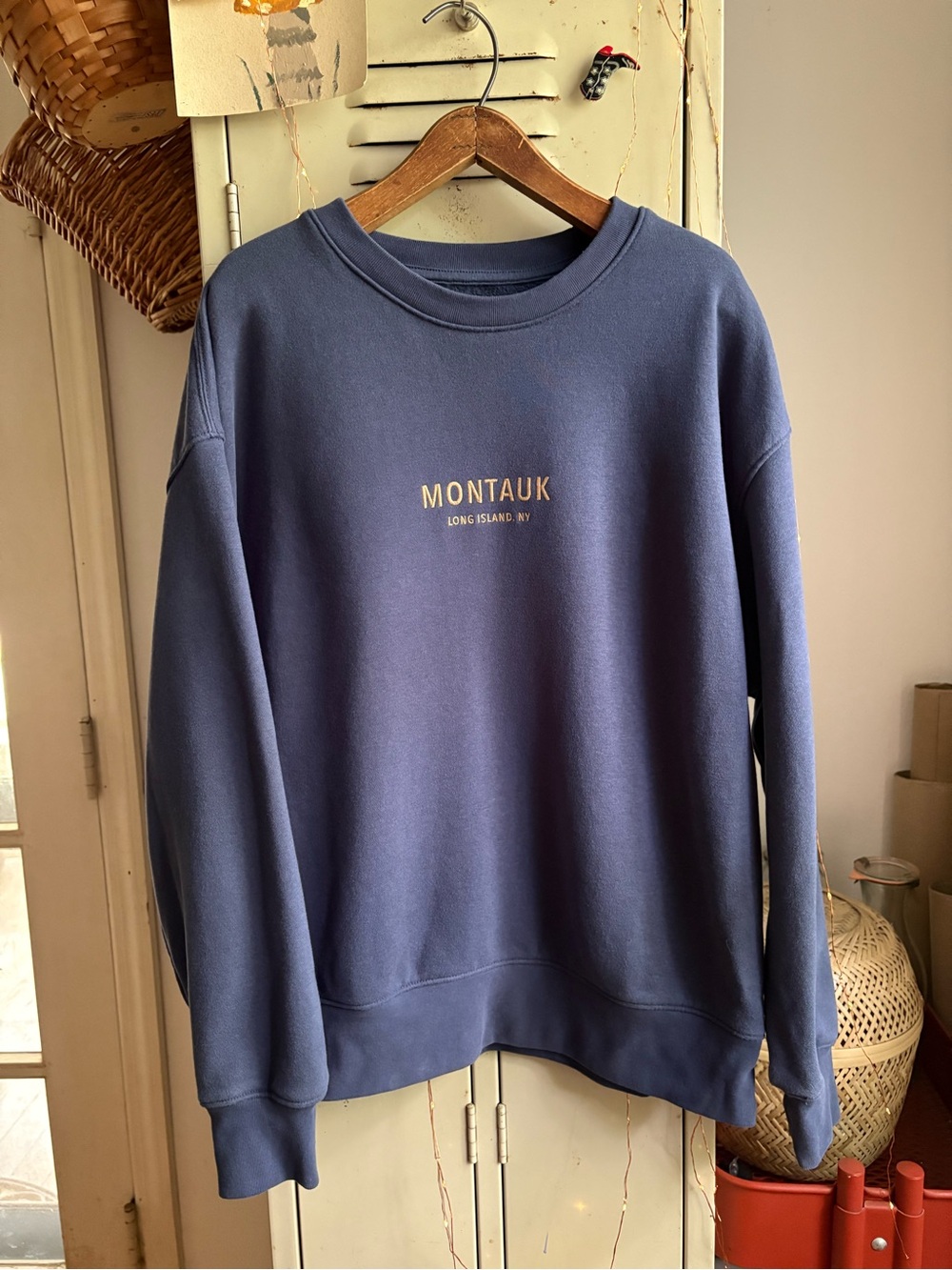 AE Everyday Luxe Graphic Crew Neck Sweatshirt “Montauk Long Island NY” - Picture 6 of 10